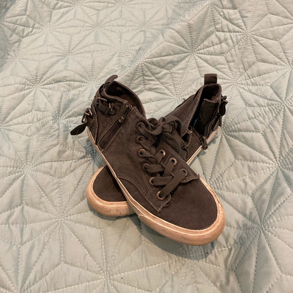 Blowfish high tops with zippers grey used size 7